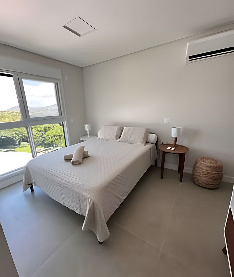 NOVO moderno e com piscina