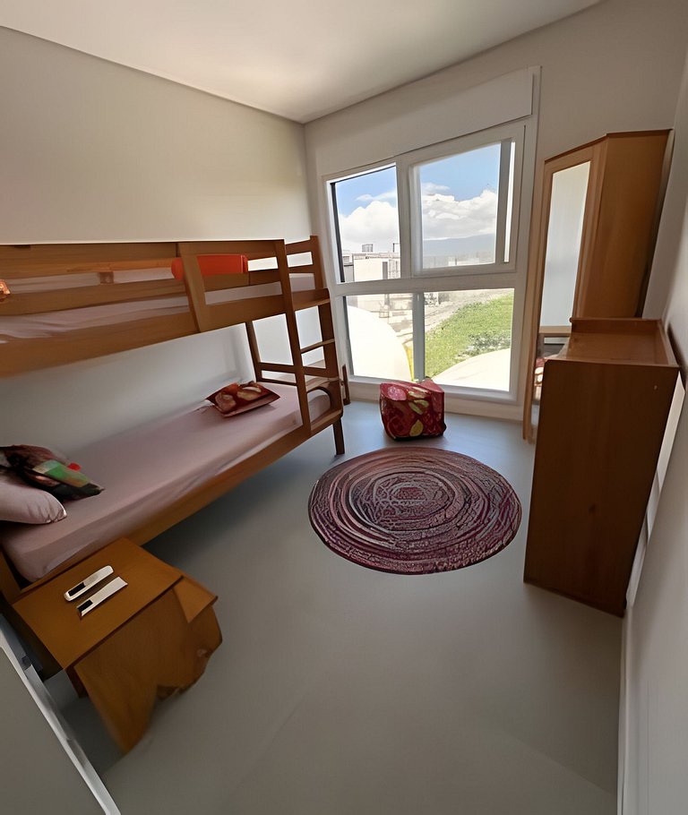 NOVO moderno e com piscina