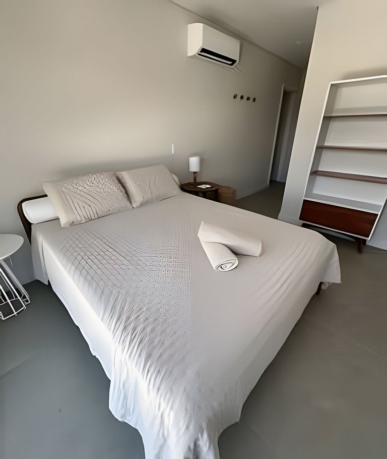 NOVO moderno e com piscina