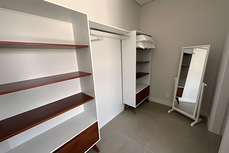 NOVO moderno e com piscina