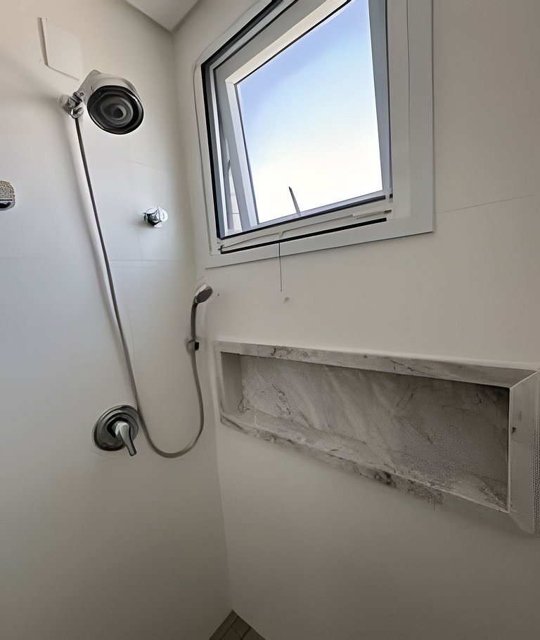 NOVO moderno e com piscina