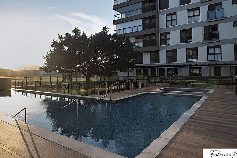 NOVO moderno e com piscina