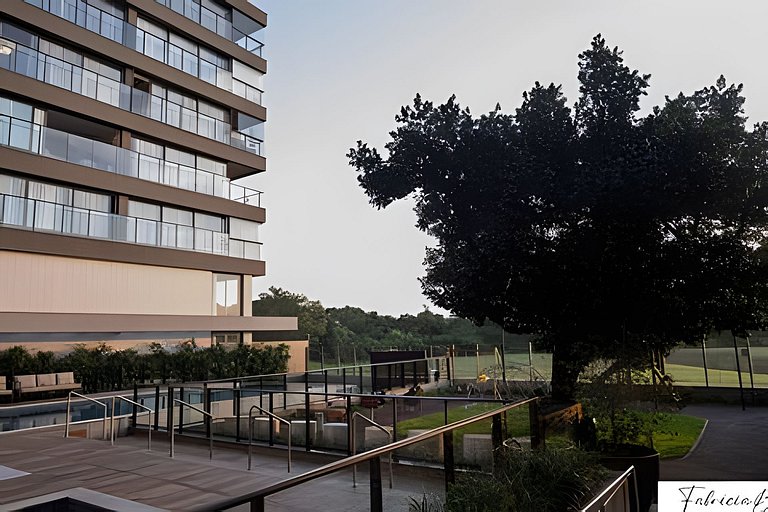 NOVO moderno e com piscina