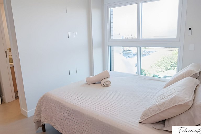 NOVO moderno e com piscina