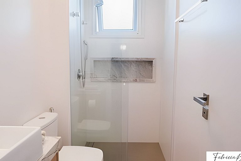 NOVO moderno e com piscina