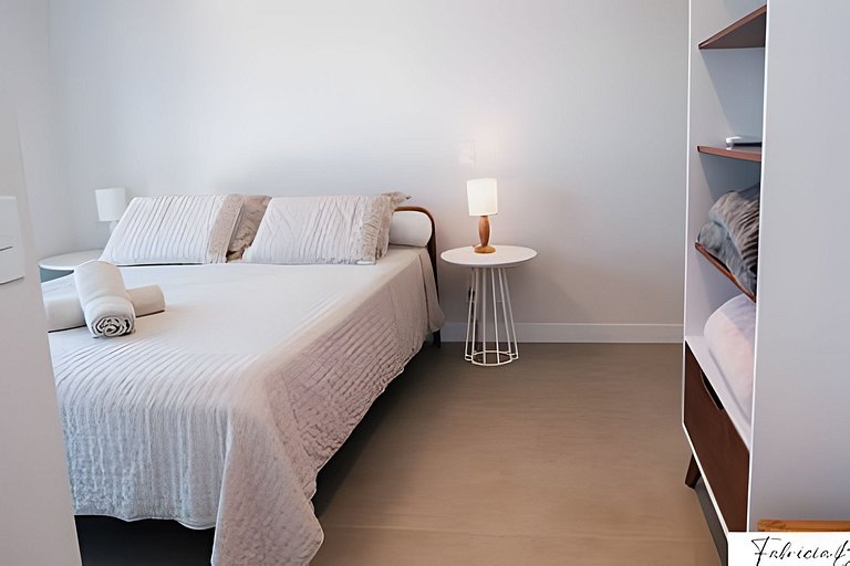 NOVO moderno e com piscina