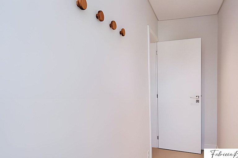 NOVO moderno e com piscina