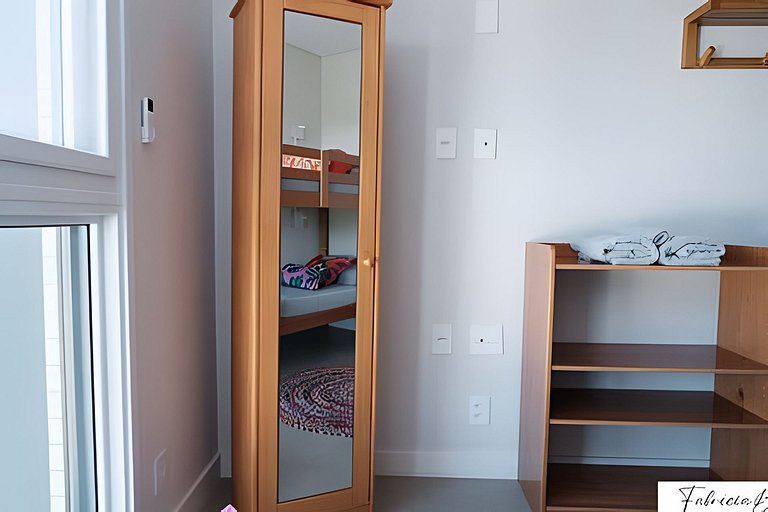 NOVO moderno e com piscina