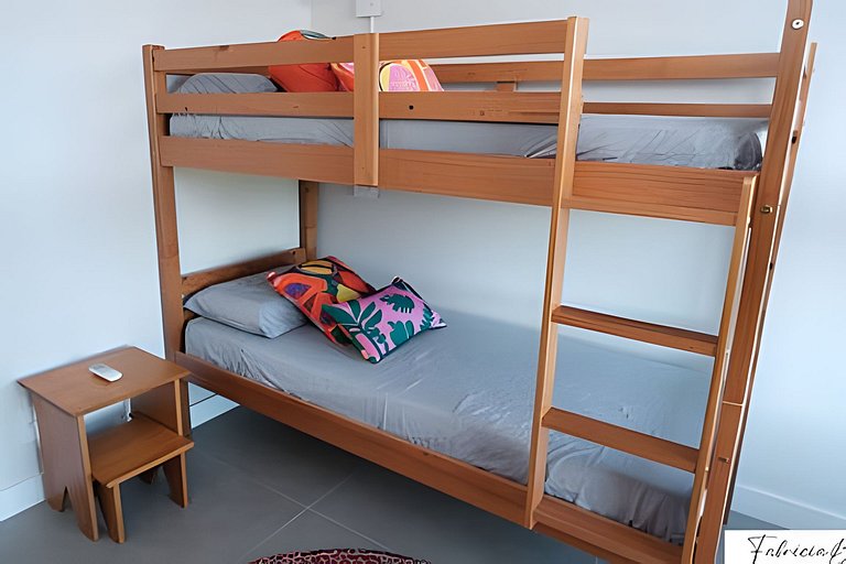 NOVO moderno e com piscina