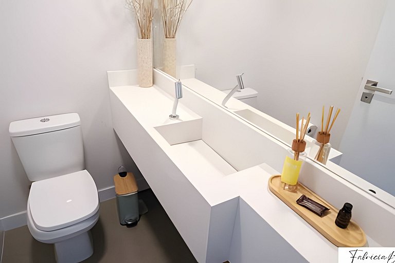 NOVO moderno e com piscina