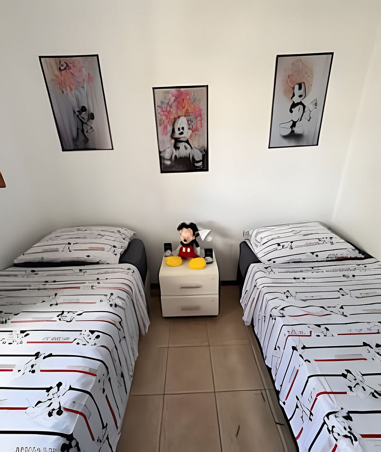 Casa Completa p/ 8, Quintal, Churrasqueira e Praia