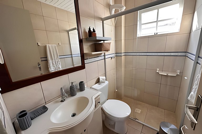 Casa Completa p/ 8, Quintal, Churrasqueira e Praia