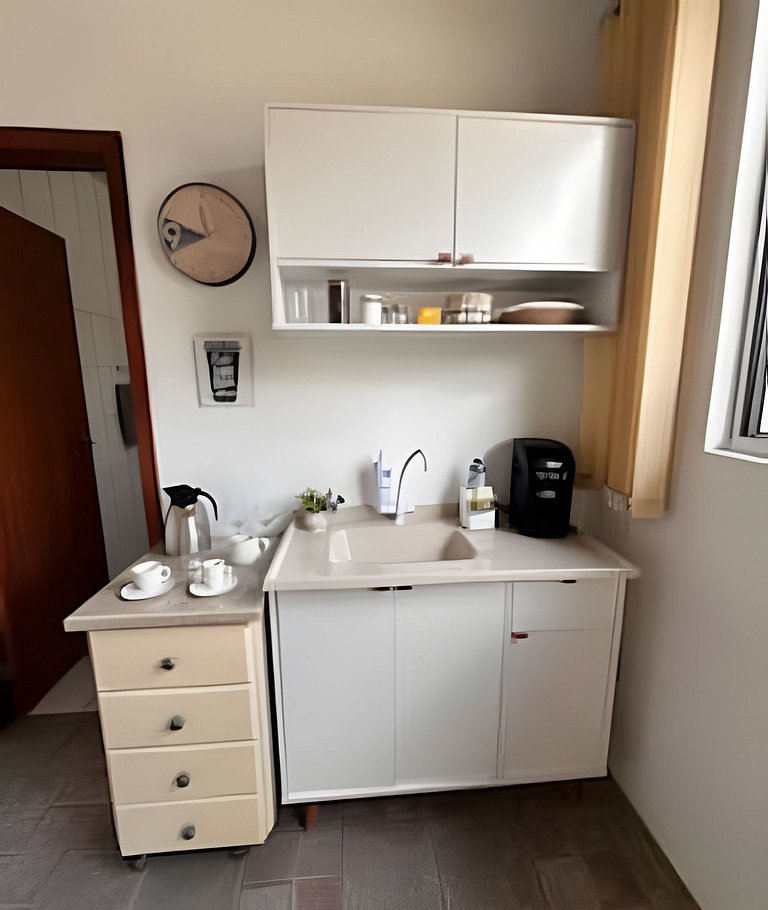 Kitnet prática em Jurerê, perto da praia e comércio