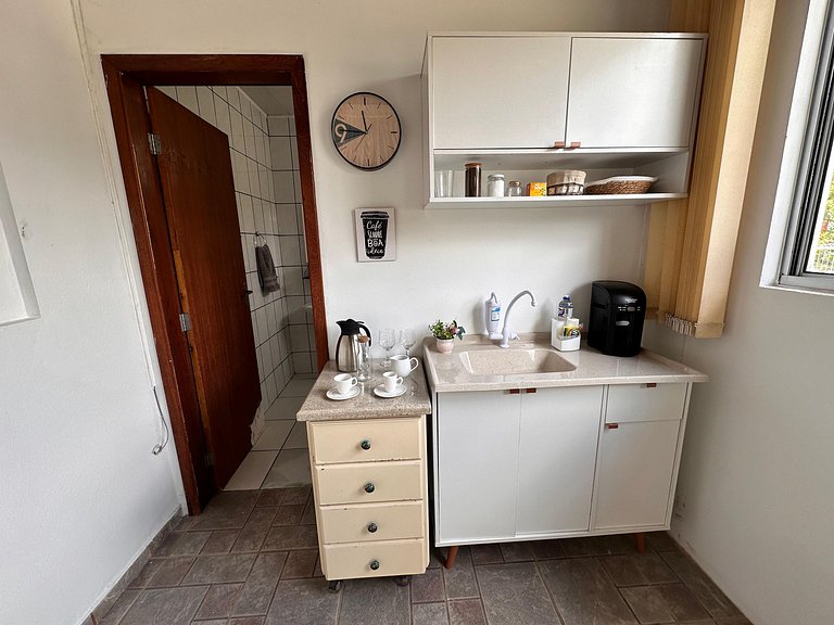 Kitnet prática em Jurerê, perto da praia e comércio