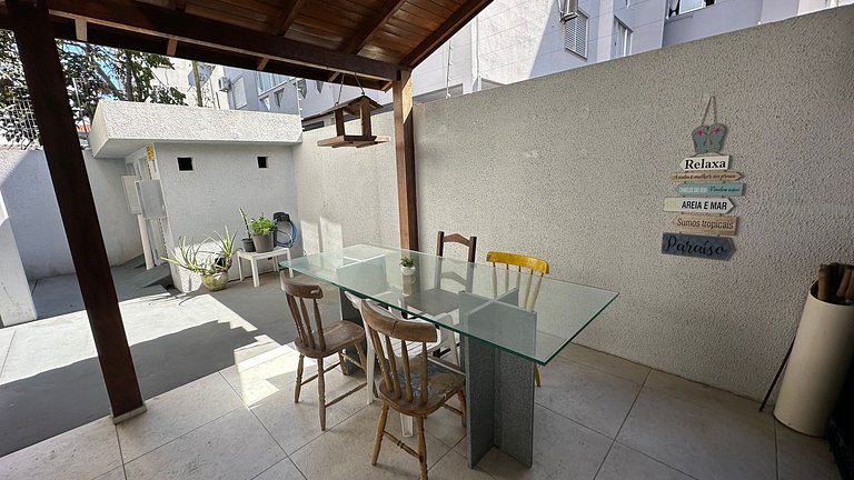 Canasvieiras *Perto mar * Churrasqueira *Garagem