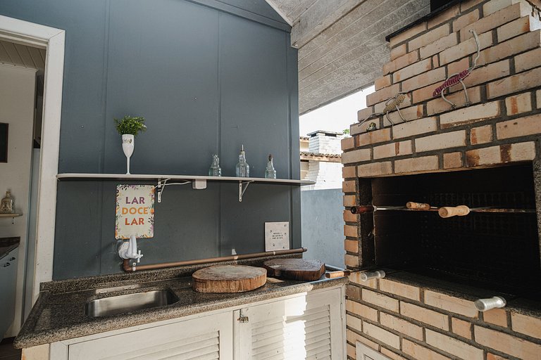 Casa Completa p/ 8, Quintal, Churrasqueira e Praia