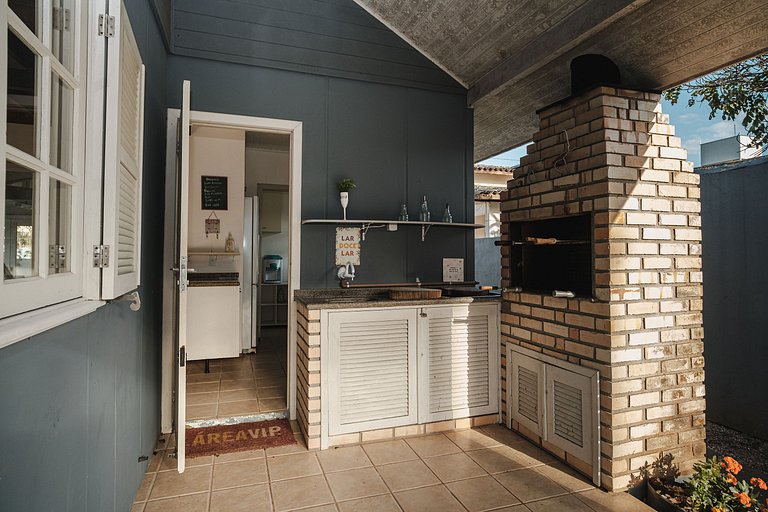 Casa Completa p/ 8, Quintal, Churrasqueira e Praia