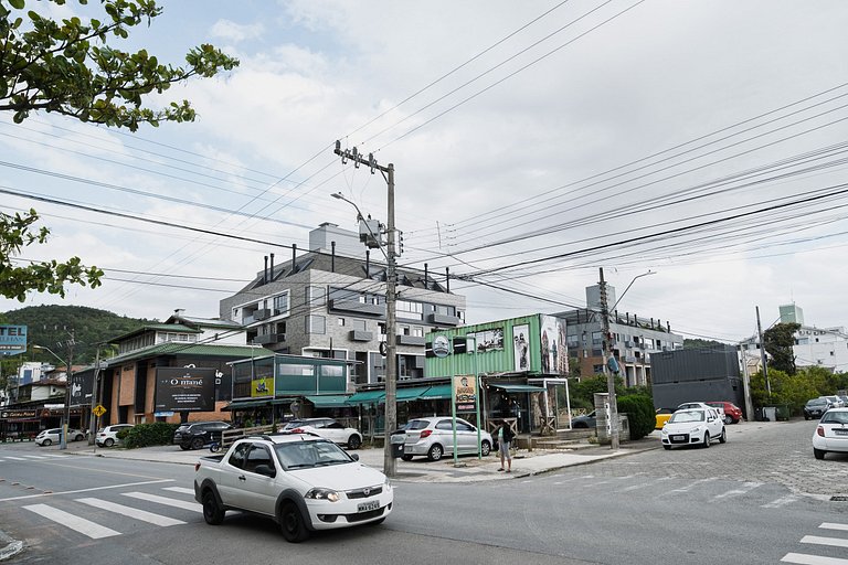 Lançamento casa Jurerê / churrasqueira / quintal