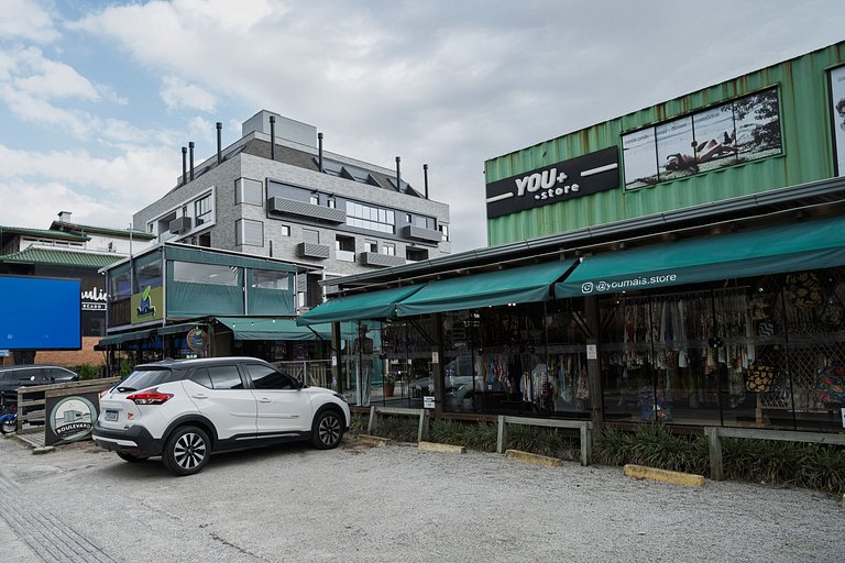 Lançamento casa Jurerê / churrasqueira / quintal
