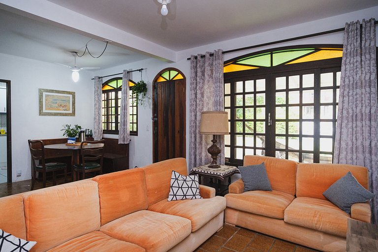 Lançamento casa Jurerê / churrasqueira / quintal