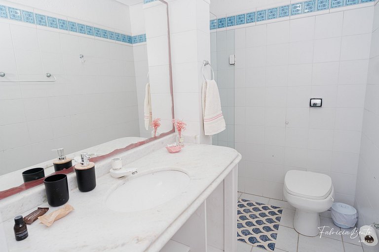 Ape 4 pessoas garagem / churrasqueira em jurerê