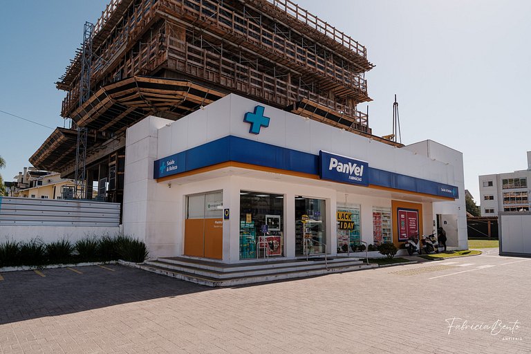 Casa em Jurerê com quintal, churrasqueira e estacionamento –