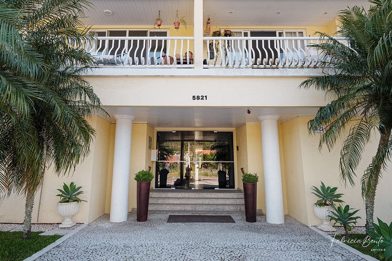 Ape 4 pessoas garagem / churrasqueira em jurerê