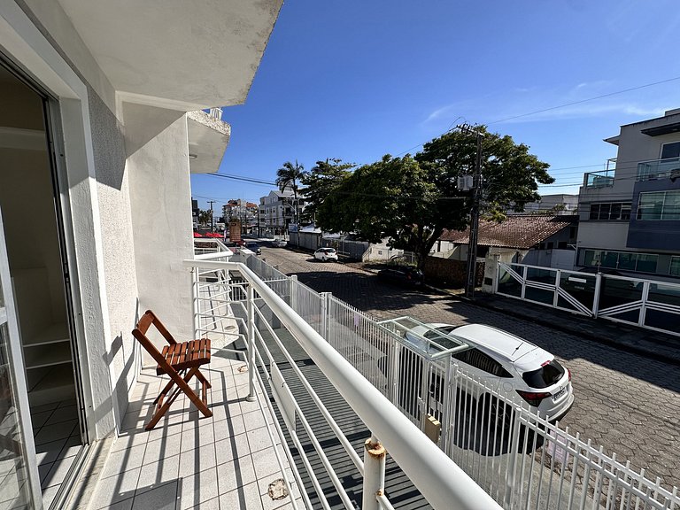 Canasvieiras *Perto mar * Churrasqueira *Garagem