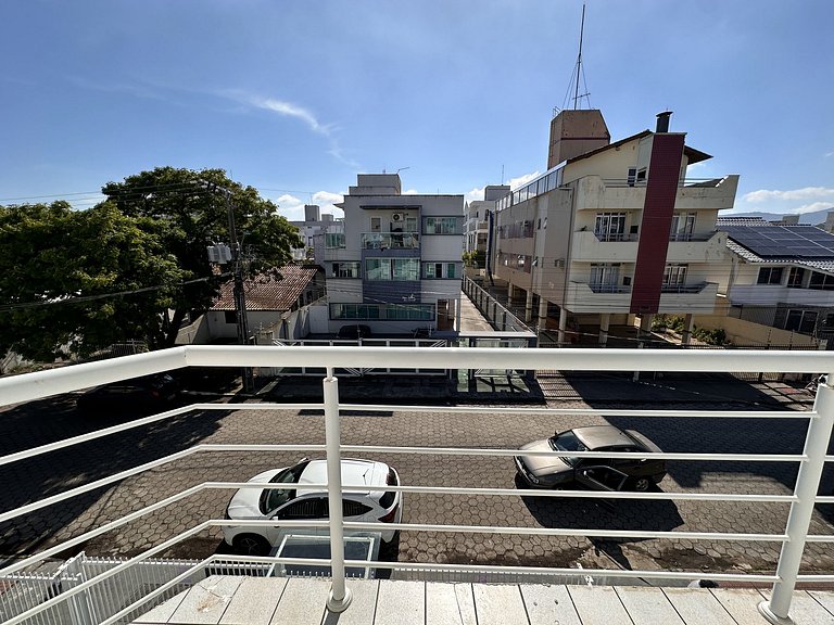 Canasvieiras *Perto mar * Churrasqueira *Garagem