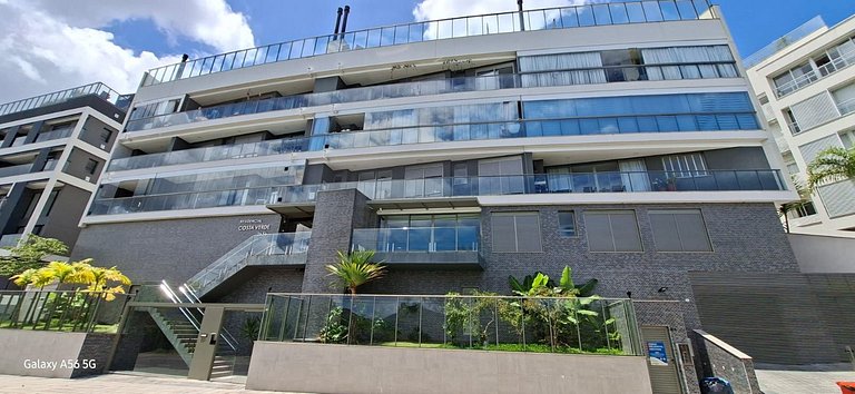 Vista incrível + piscina borda infinita | 2 suítes