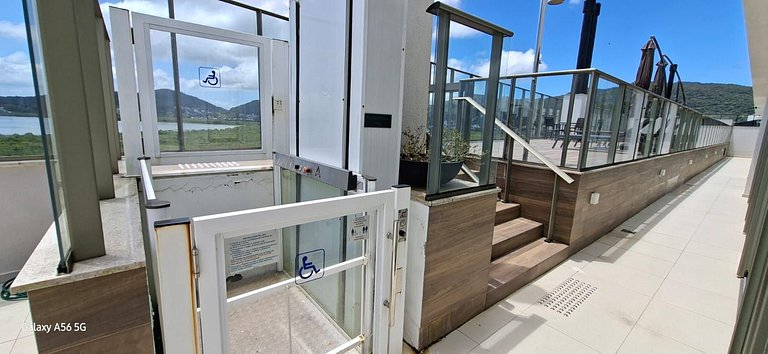 Vista incrível + piscina borda infinita | 2 suítes