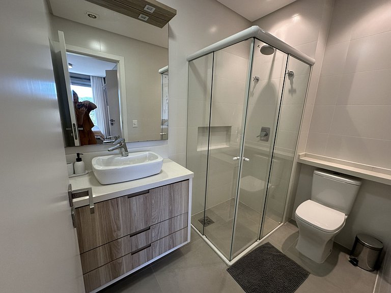 Vista incrível + piscina borda infinita | 2 suítes