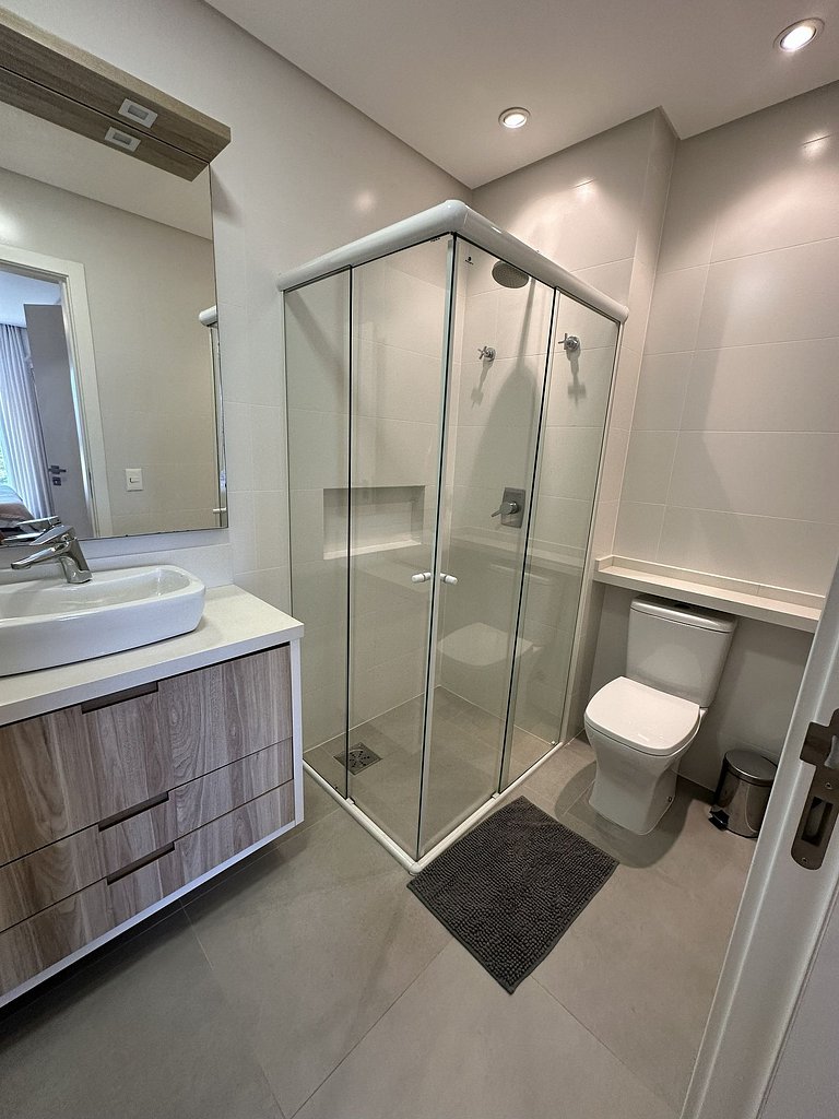Vista incrível + piscina borda infinita | 2 suítes