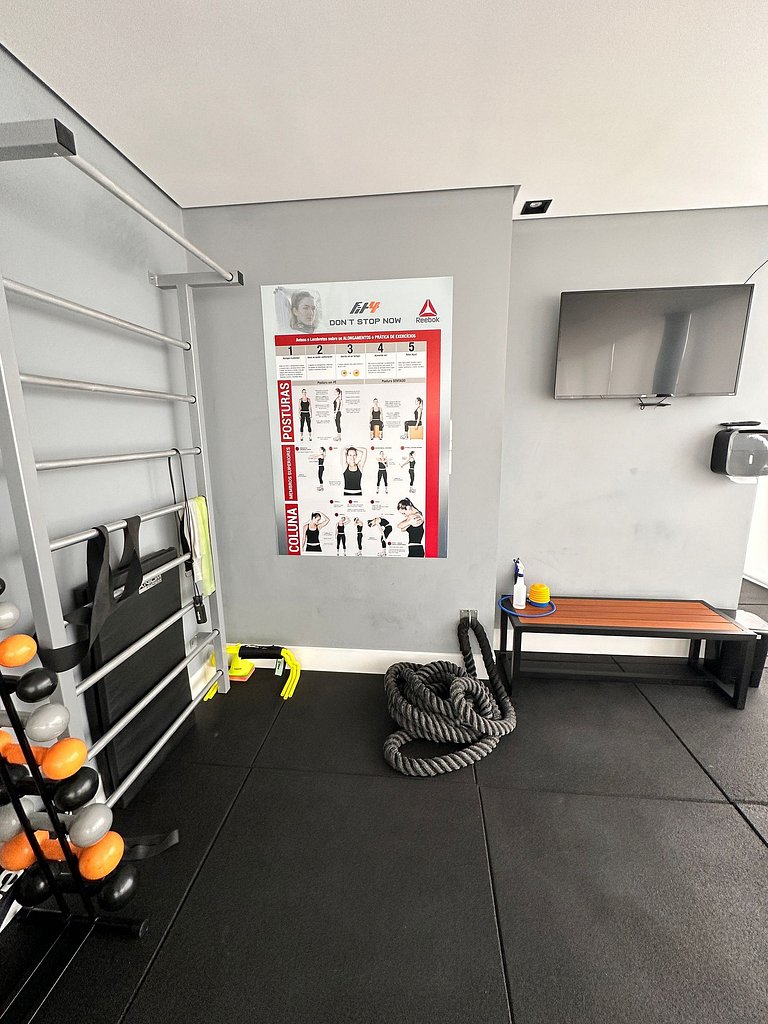 Piscina com vista incrível/ Churrasqueira/ Garagem