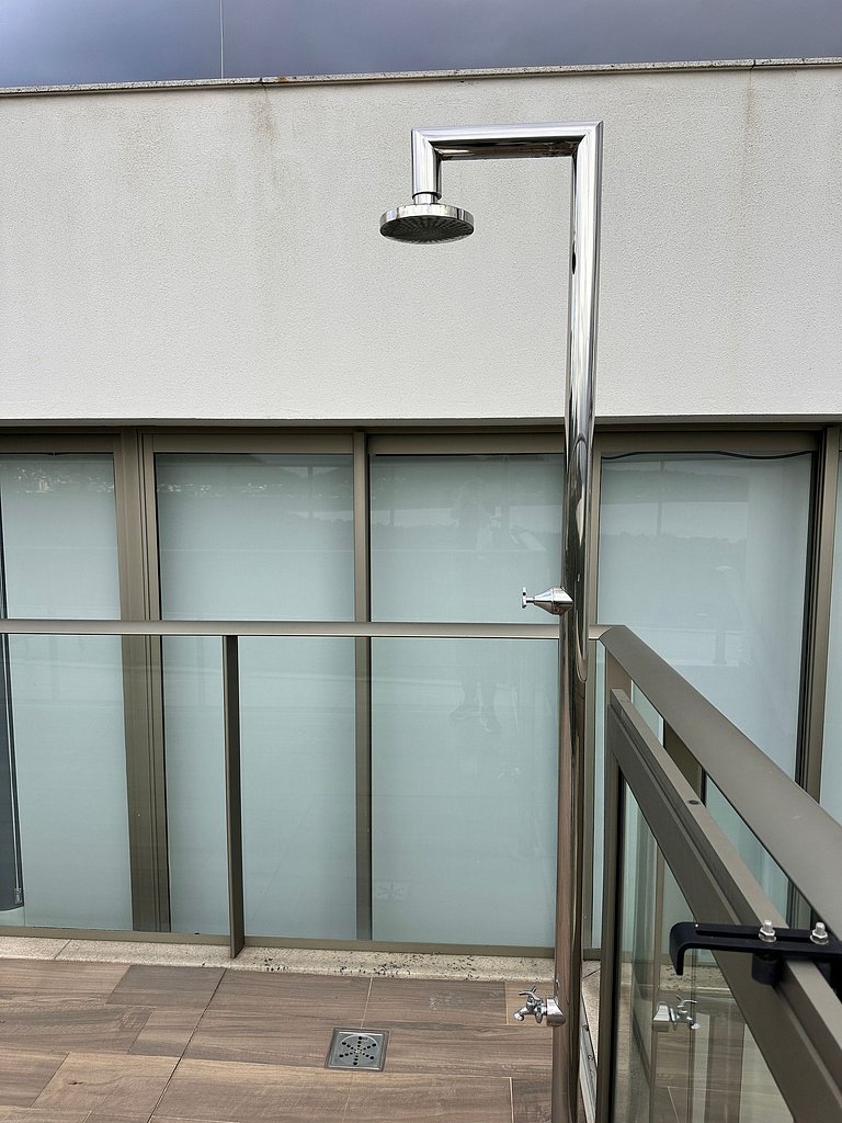 Vista incrível + piscina borda infinita | 2 suítes