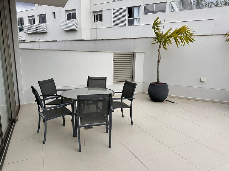 Vista incrível + piscina borda infinita | 2 suítes