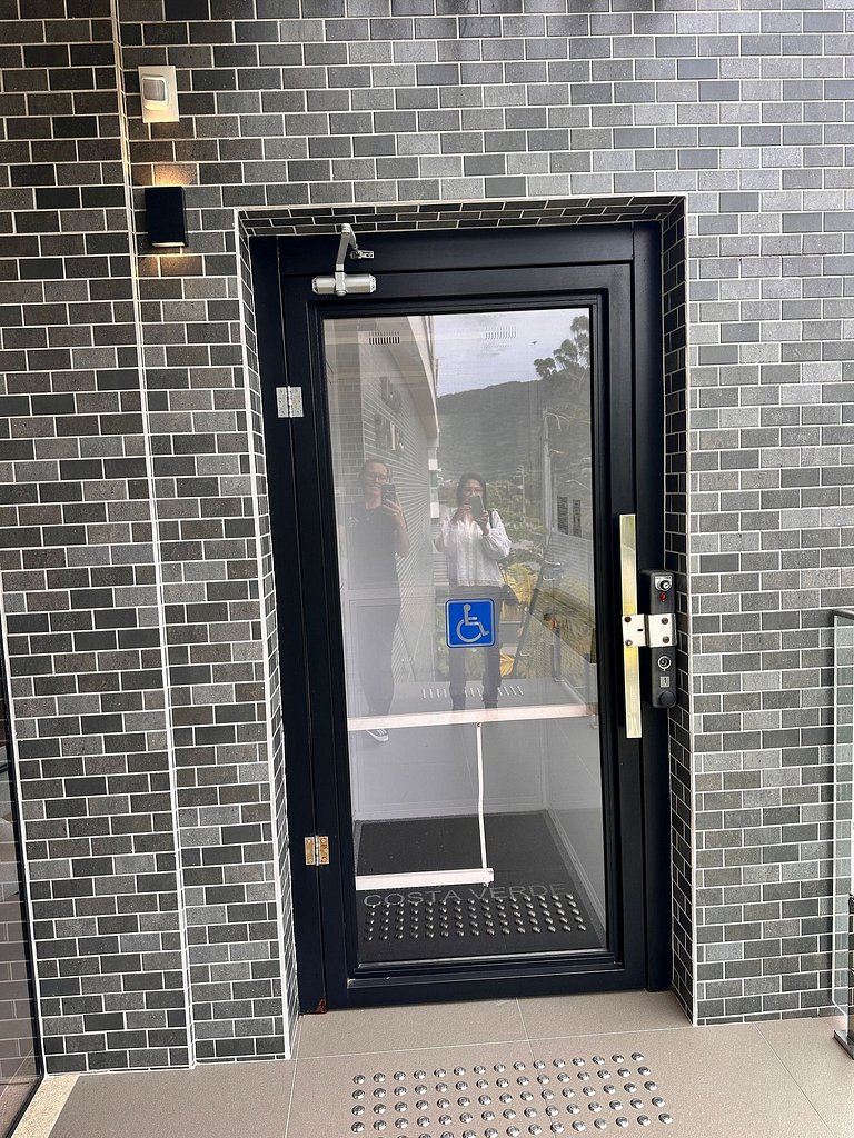 Vista incrível + piscina borda infinita | 2 suítes