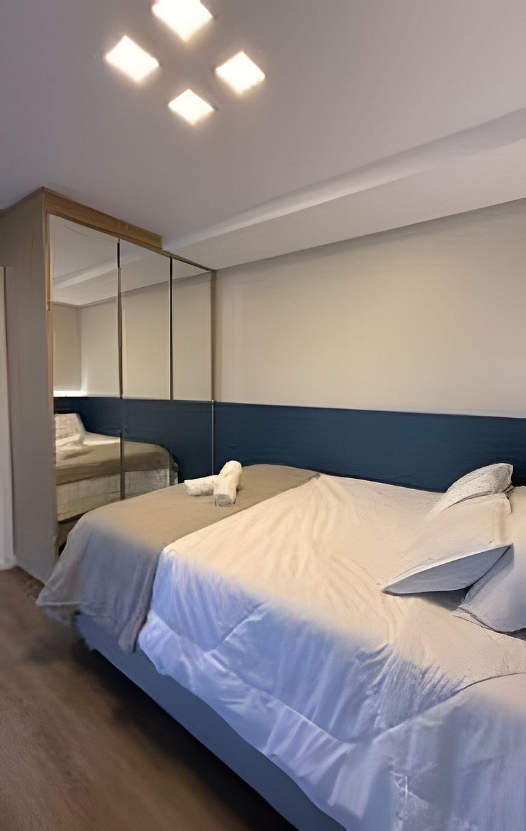 Loft Jurerê • Piscina • Garagem • 200m da Praia