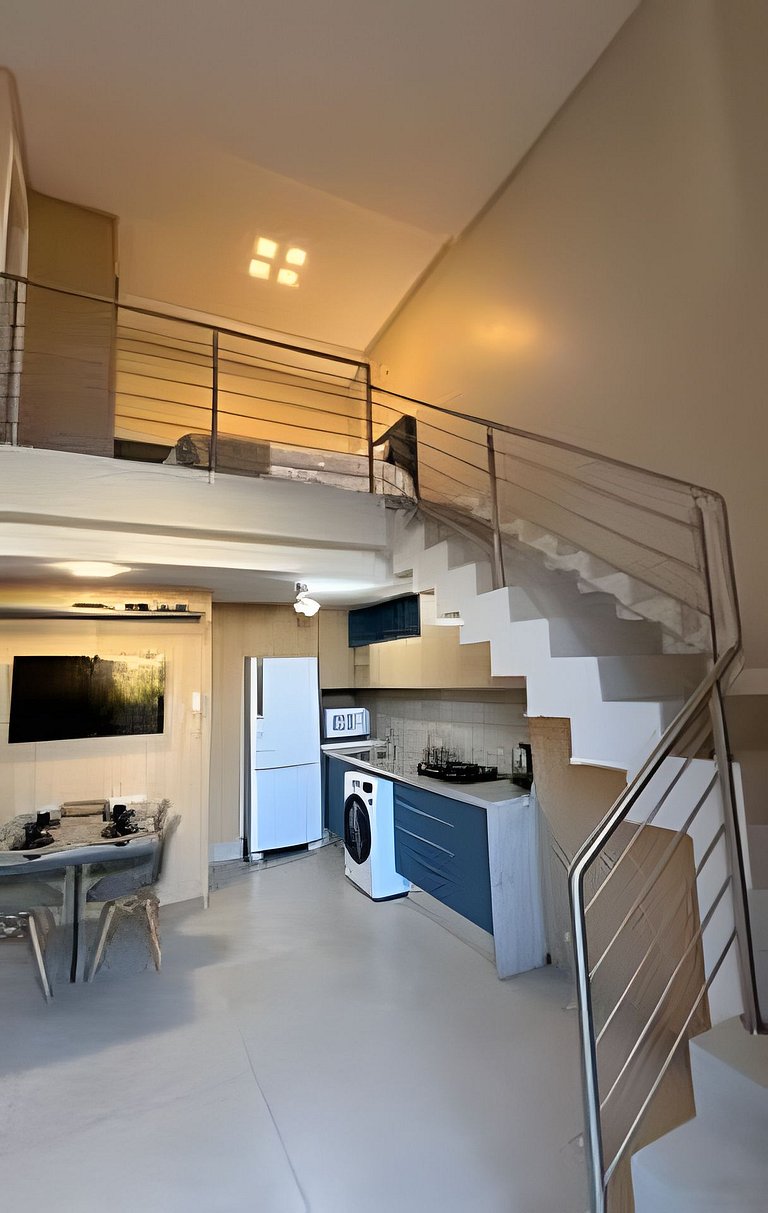 Loft Jurerê • Piscina • Garagem • 200m da Praia