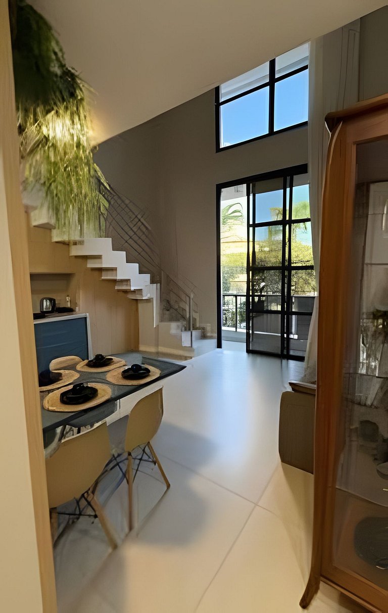 Loft Jurerê • Piscina • Garagem • 200m da Praia