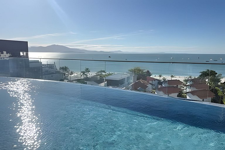 Vista Mar • Piscina • Churrasqueira • Garagem