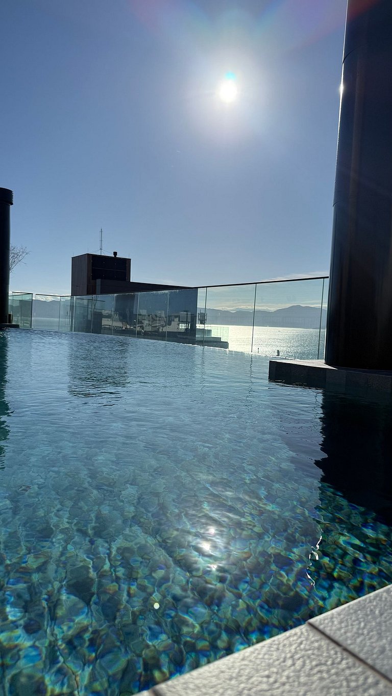 Vista Mar • Piscina • Churrasqueira • Garagem