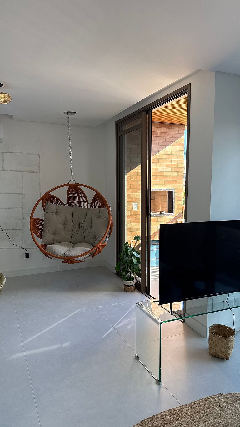 Vista Mar • Piscina • Churrasqueira • Garagem