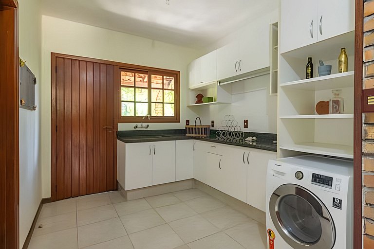 Casa Grande em condomínio fechado