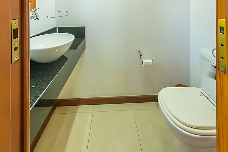 Casa Grande em condomínio fechado