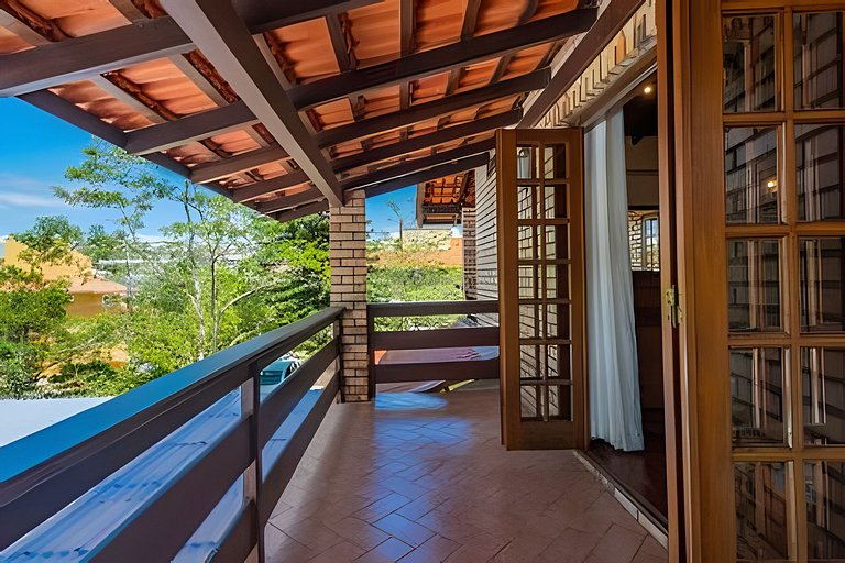 Casa Grande em condomínio fechado
