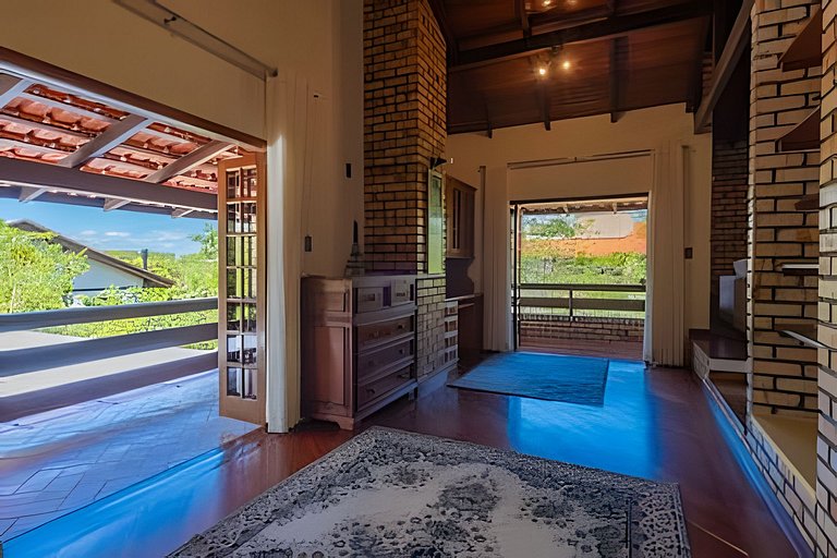 Casa Grande em condomínio fechado