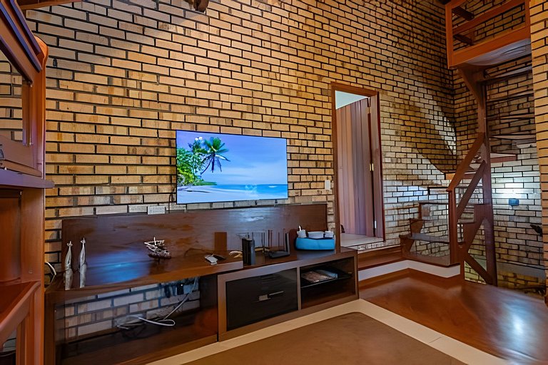 Casa Grande em condomínio fechado